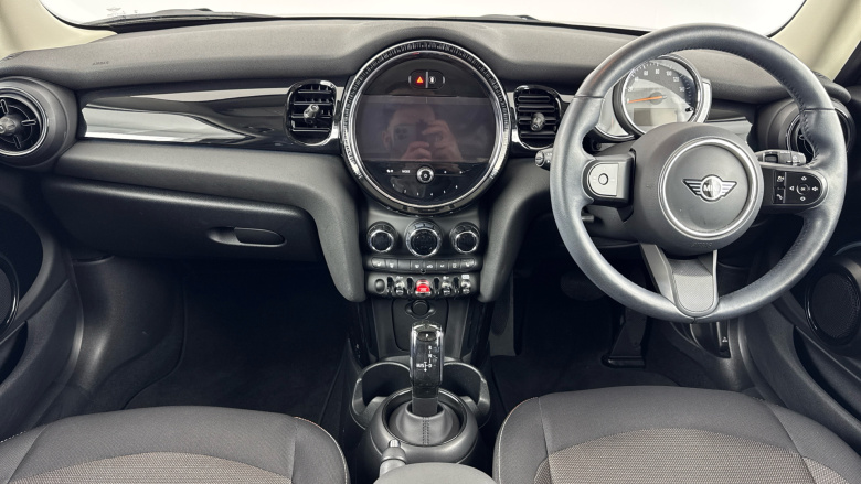 MINI Hatchback 1.5 Cooper Classic 3dr Auto [Comfort/Nav Pack] Petrol Hatchback